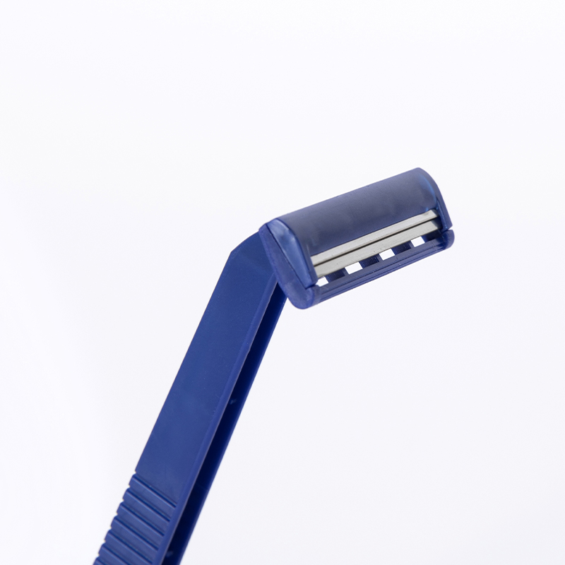 Egypengés, eldobható borotva nőknek