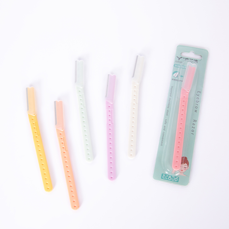 Szemöldökvágó borotva precíziós burkolattal